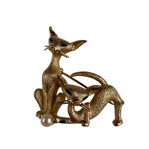 Boucher Gold Tone Siamese Cats Brooch Faux Pearl Accent Pin Vintage Collectible